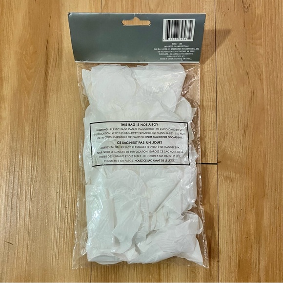 Details White Faux Rose Petals - 300 Count - NWT - Picture 2 of 6